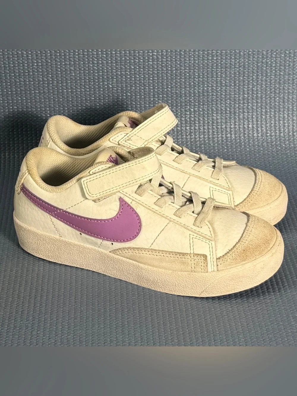 Nike Blazer Low '77 'White Rush Fuchsia' Sneakers Kid’s Size 13C